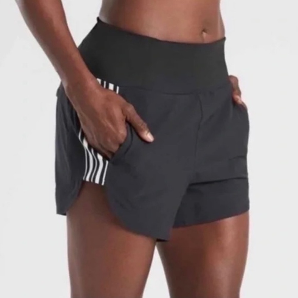 Athleta Black Ascender Shorts Size 4